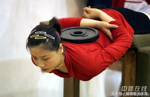 女排为荣誉而战,女排姑娘为国家荣誉而努力