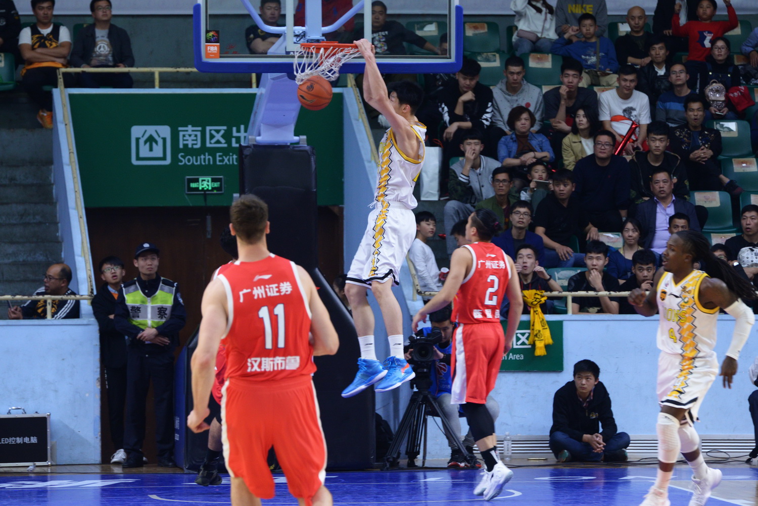 图说广厦｜轻敌吞毒奶，春哥来背锅｜广厦116-118广州现场高清图