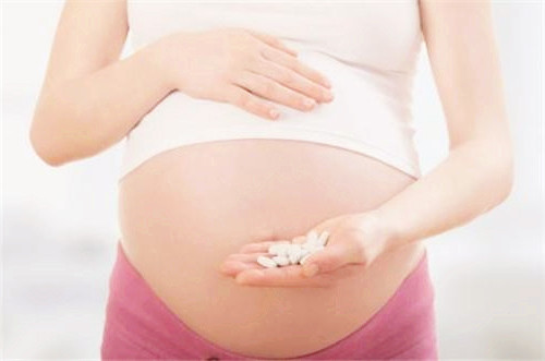 为什么大夫不建议孕妇过早补钙,为什么医生建议孕妇补钙要晚点