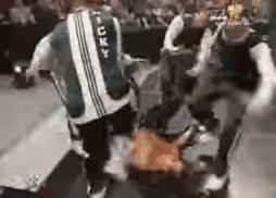 wwe选手失误道歉,wwe选手被暴打