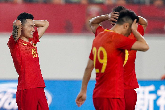 国足被戏耍越南19秒7脚射门,国足0-3不敌韩国门前救险