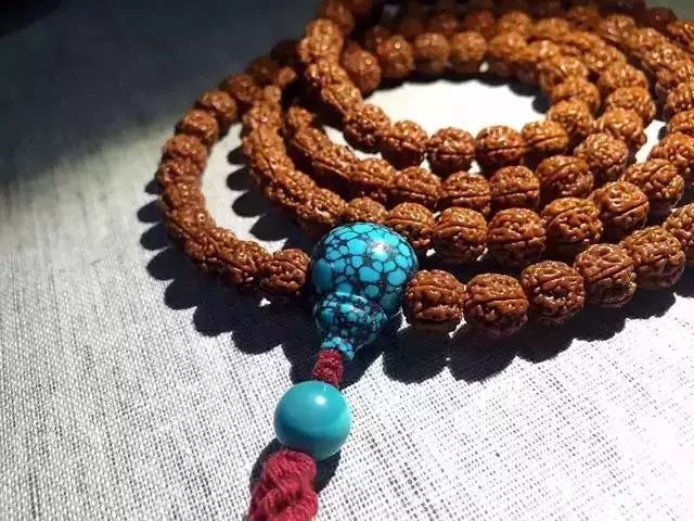 地摊手串为什么便宜,十种手串都是地摊货