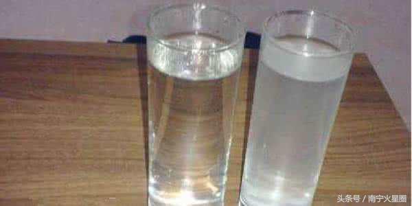 矿泉水烧开后有水垢对人的危害,矿泉水加热后有白色杂质