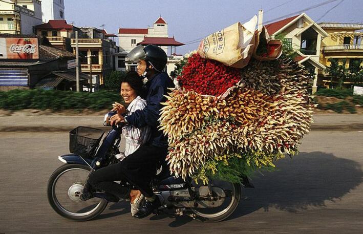 在越南骑摩托车游,越南人骑摩托车旅游中国