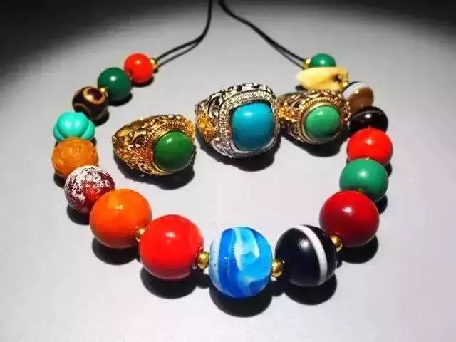 地摊手串为什么便宜,十种手串都是地摊货