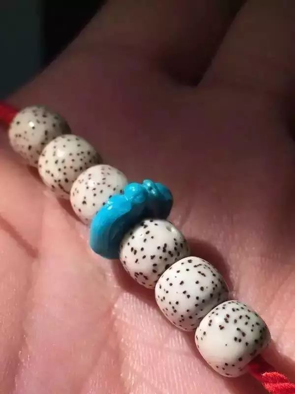 地摊手串为什么便宜,十种手串都是地摊货