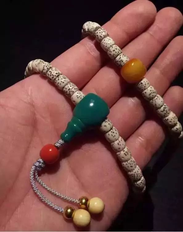 地摊手串为什么便宜,十种手串都是地摊货