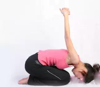 瑜伽练手臂力量最好的方法,空中瑜伽幻椅式手臂平举功效