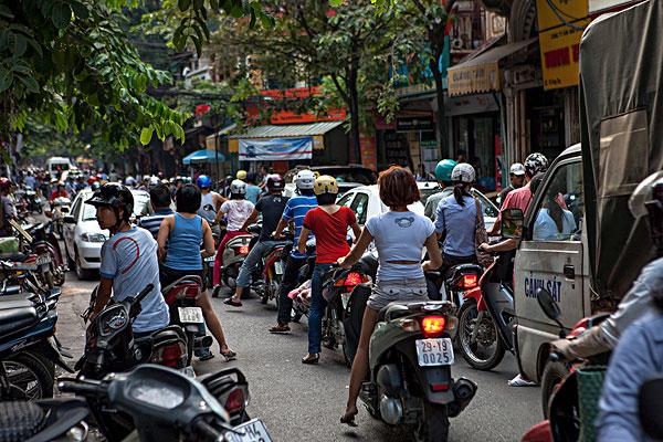 在越南骑摩托车游,越南人骑摩托车旅游中国