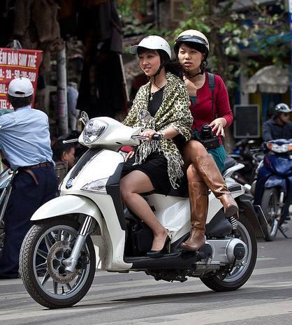 在越南骑摩托车游,越南人骑摩托车旅游中国