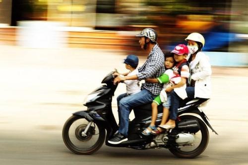 在越南骑摩托车游,越南人骑摩托车旅游中国