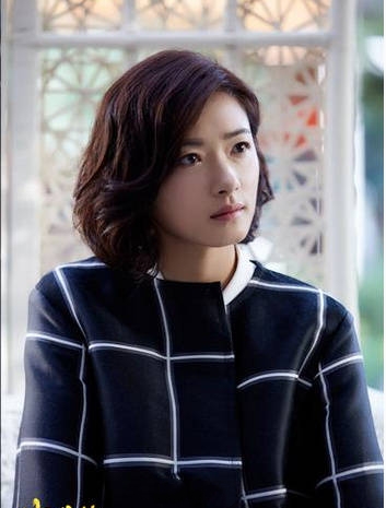 万茜高冷霸气,万茜低调自在塑造真实自我