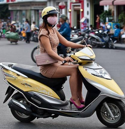 在越南骑摩托车游,越南人骑摩托车旅游中国