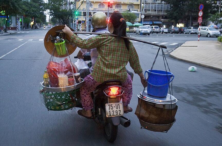 在越南骑摩托车游,越南人骑摩托车旅游中国