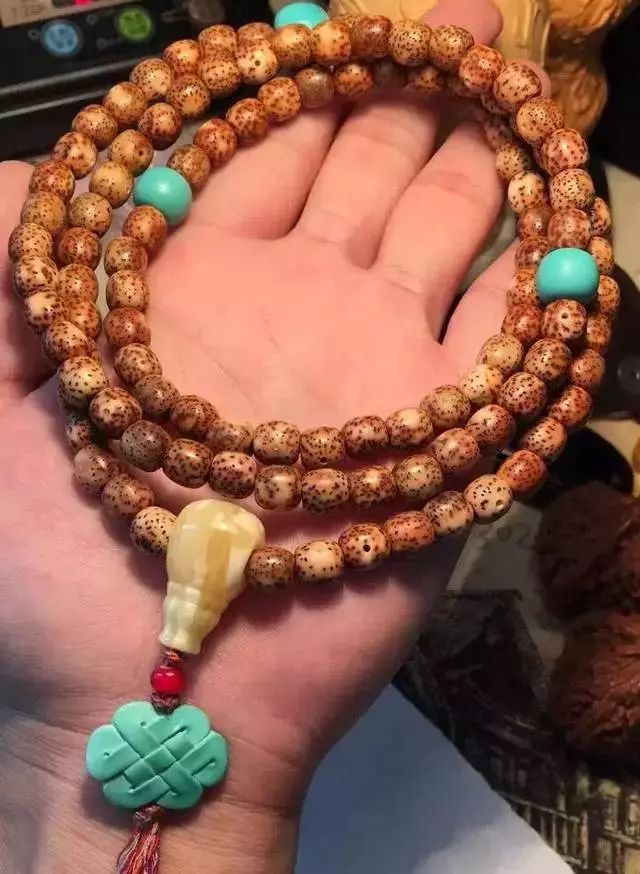 地摊手串为什么便宜,十种手串都是地摊货