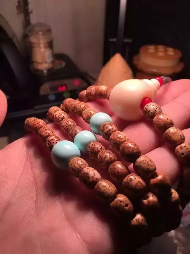 地摊手串为什么便宜,十种手串都是地摊货