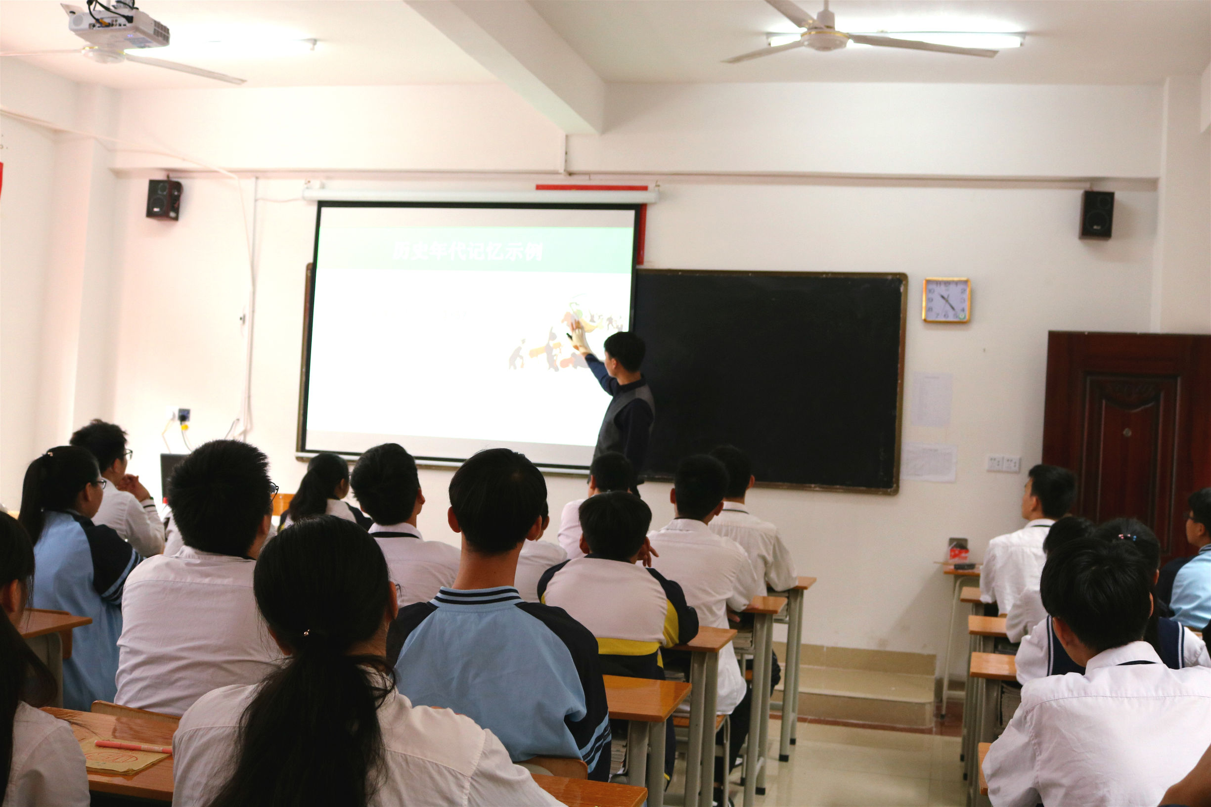 一分钟记住100个数字,记忆大师30分钟记1100个数字