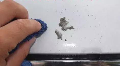 柏油清洗剂可以去除树胶鸟屎印吗,不伤车漆的去胶方法