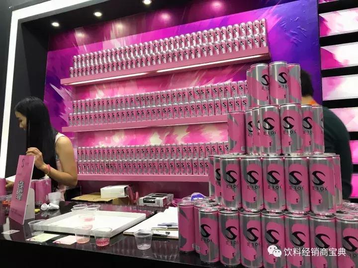 秋糖会上最会营销的饮料品牌是王老吉还是王思聪站台的爱洛？