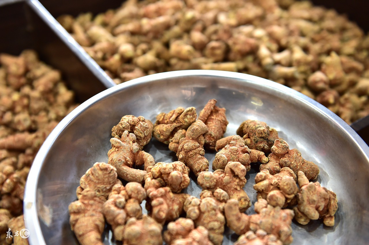 你知道三七粉有哪些作用,三七的功能和正确吃法