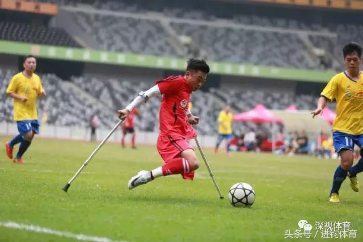 何忆义独腿足球视频,独腿球王何忆义比赛