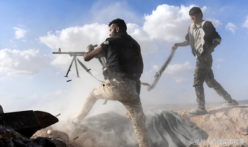 大批IS携带重*器武**公然从卡迈勒出逃，俄叙空军干着急却炸不了