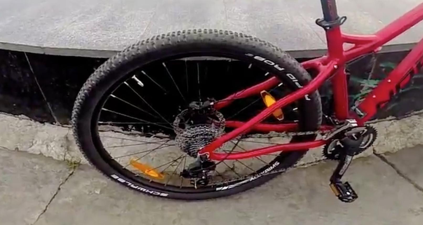 为你讲讲电影《七十七天》男主角穿越无人区的自行车究竟出自何方