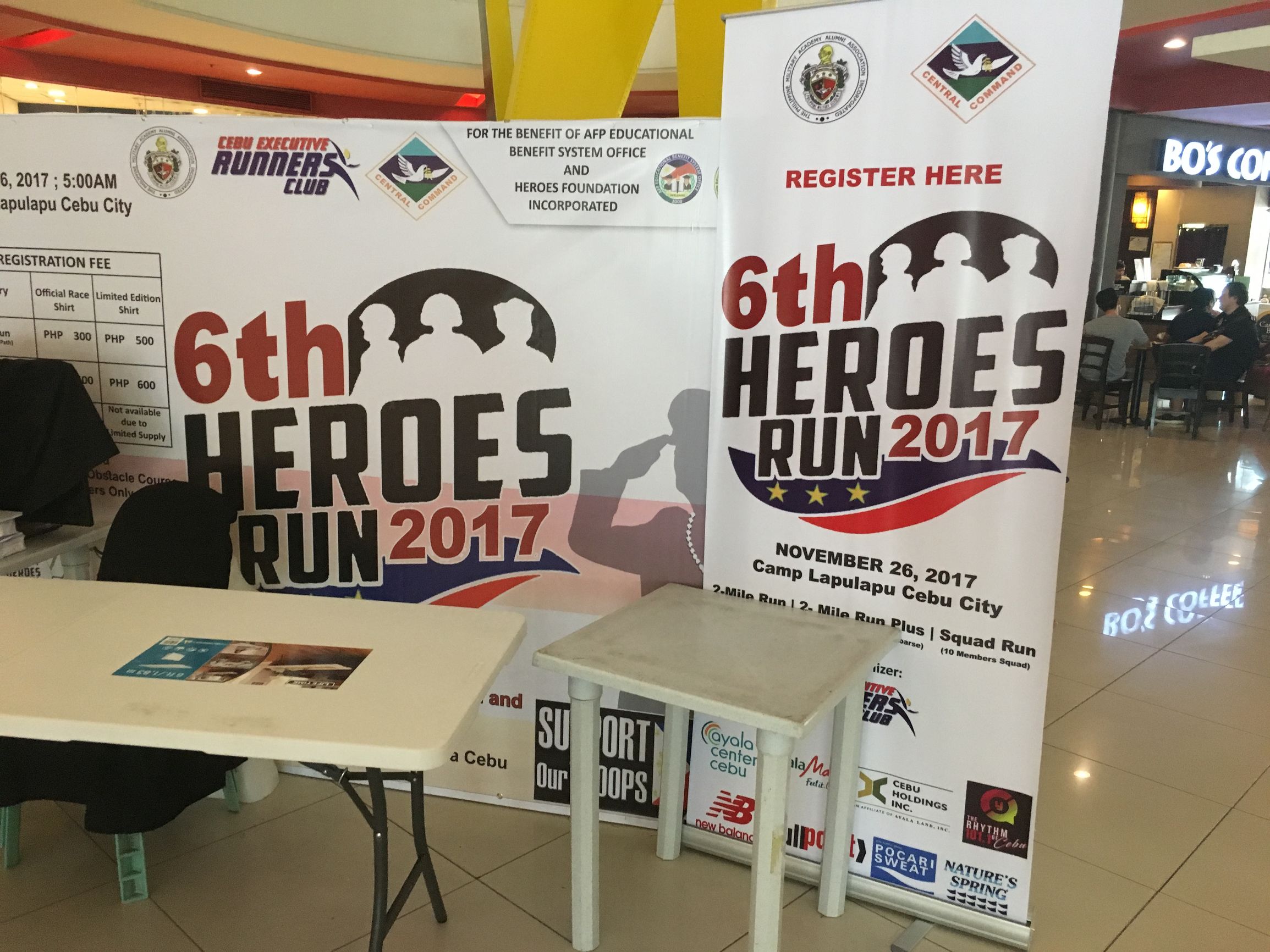 跑步也是门生意，这家门可罗雀的跑步用品店就能做到月入10万