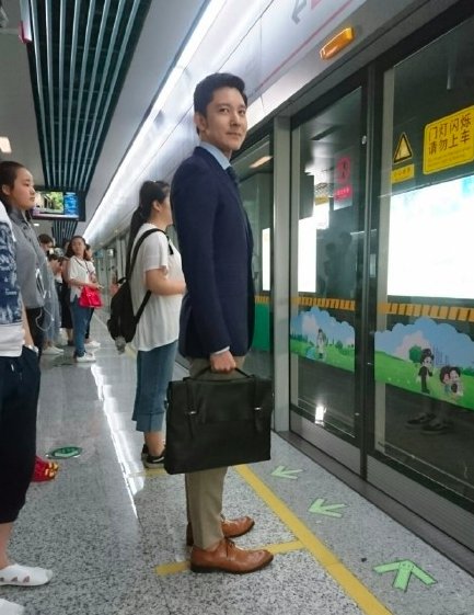 李易峰要翻拍放羊的星星吗,放羊的星星翻拍新版对比