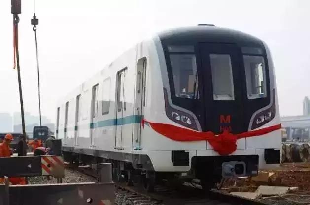 武汉地铁早高峰4号线,武汉地铁红色专列