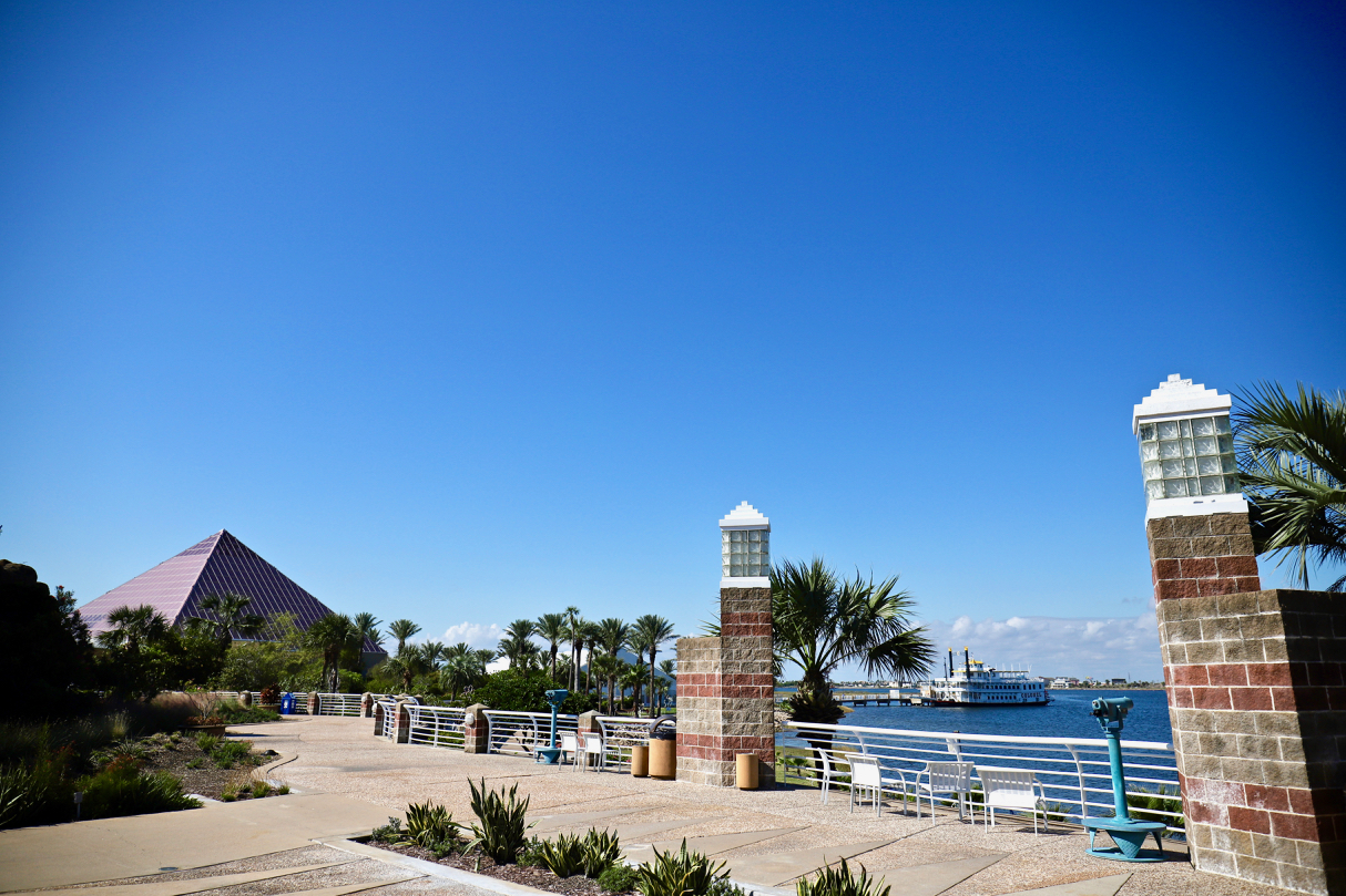 哈尔滨冰雪大世界冰灯有多漂亮,哈尔滨太阳岛室内冰灯艺术馆门票