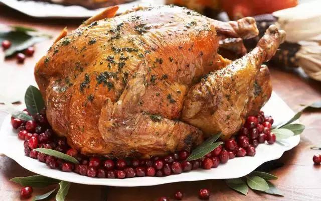 皮脆脆的烤鸡,皮脆多汁的烤鸡