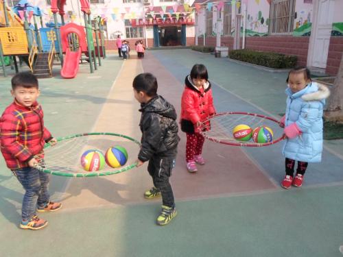 幼儿园皮球室内趣味游戏,幼儿园户外游戏大班皮球玩法