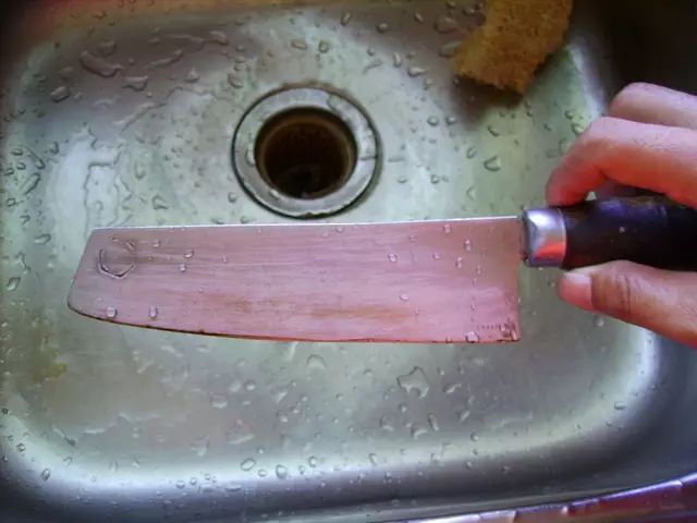 处理衣服发霉的小妙招,衣服发霉有小白点怎么处理