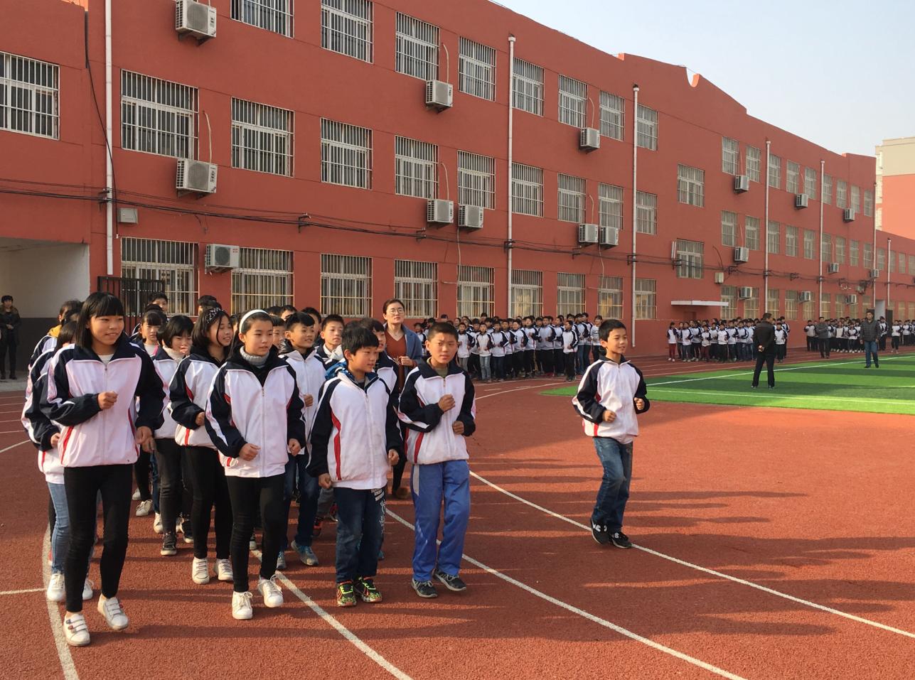 鑱婂煄鍐滄潙灏忓鐜扮姸,瀛︾敓鎼埌鏂版牎鍖虹殑鎰熸兂