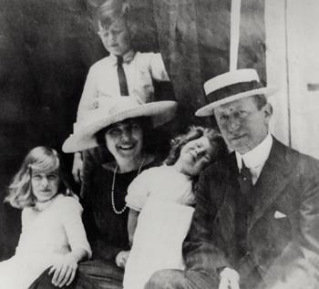 他辍学搞发明被视为技工，年仅20岁便造出第一个获诺奖的工程发明