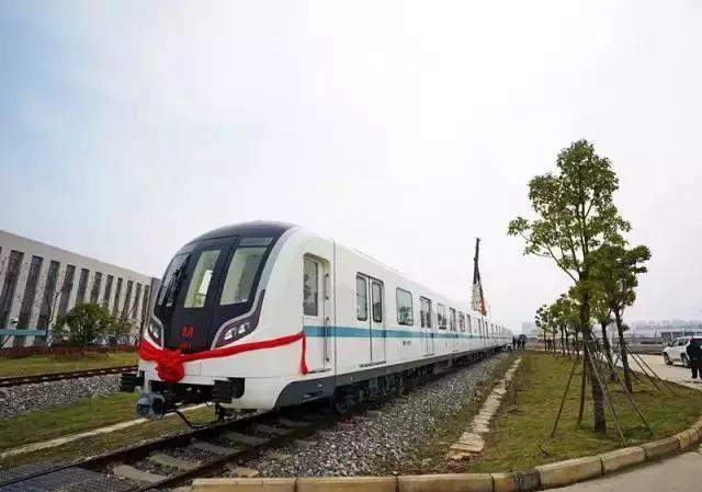 武汉地铁早高峰4号线,武汉地铁红色专列