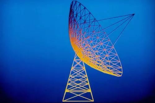 他辍学搞发明被视为技工，年仅20岁便造出第一个获诺奖的工程发明