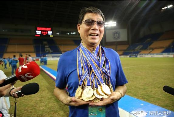 下一个上港！沪上足坛又一强队诞生，五代球星同堂祝贺