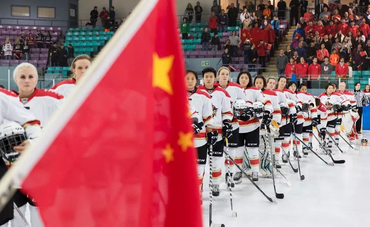 这个会“变魔术”的球场给深圳长脸了