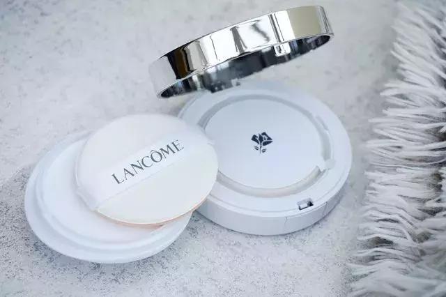 用1万多块钱买了神仙水,兰蔻沁水ysl