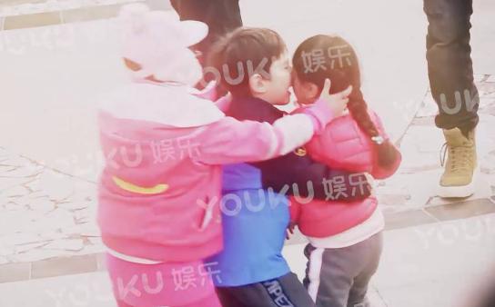 max和嗯哼片段,max和嗯哼哭