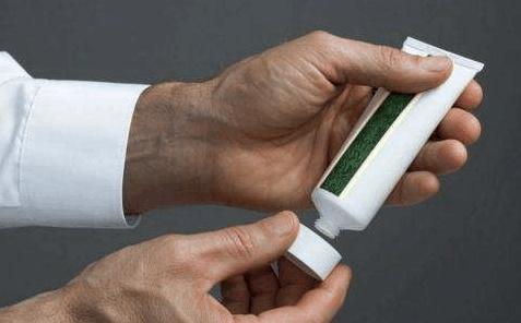 激素药膏用久了有什么副作用,外用雌性激素药膏有副作用吗