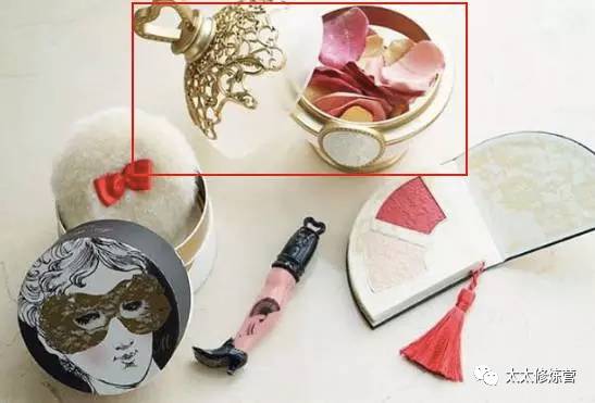 盘点大牌彩妆圣诞限量版,品牌彩妆平价送人圣诞节礼盒推荐