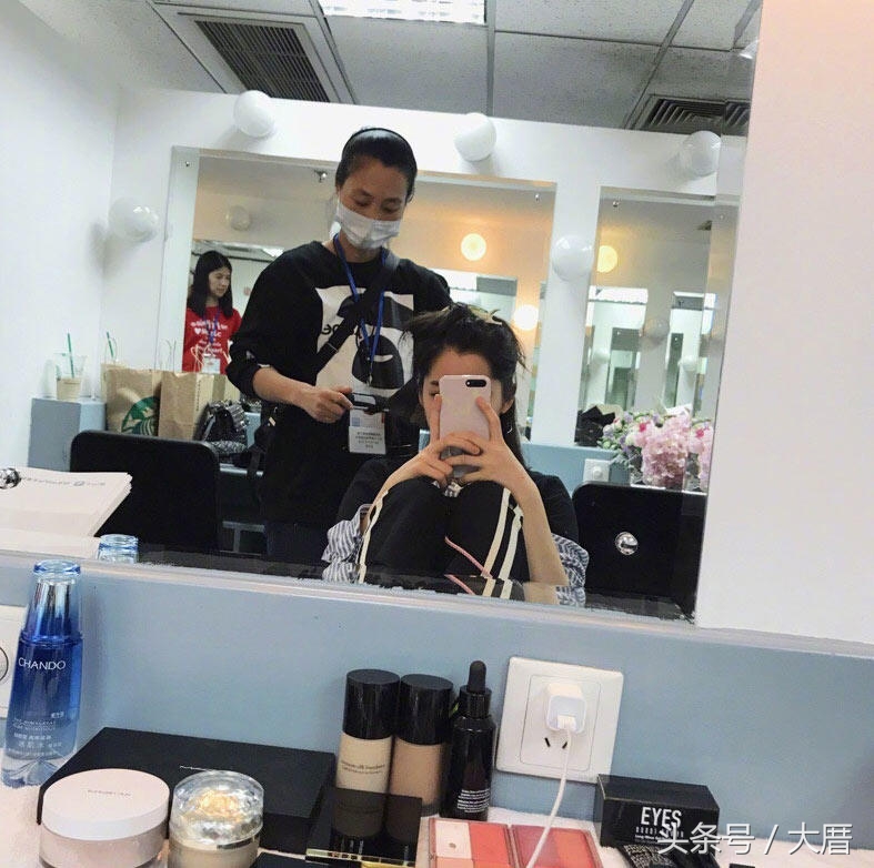 欧阳娜娜张子枫谭松韵对比,张子枫欧阳娜娜照片对比