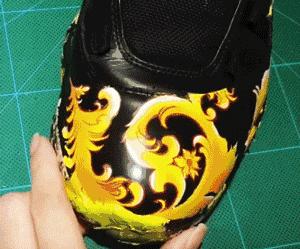 妈妈问我为什么穿长袖,为什么妈妈总是穿我的鞋子