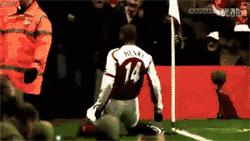 德罗巴滑跪完整版,足坛十大神峰之德罗巴