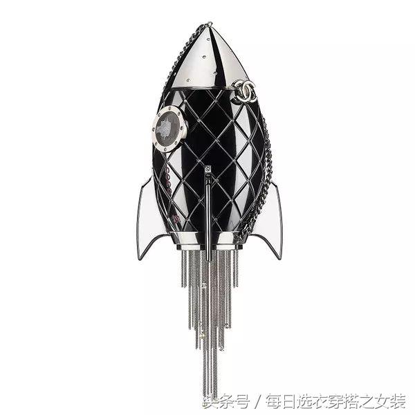 刘诗诗杨幂衣品,刘诗诗衣品逆生长