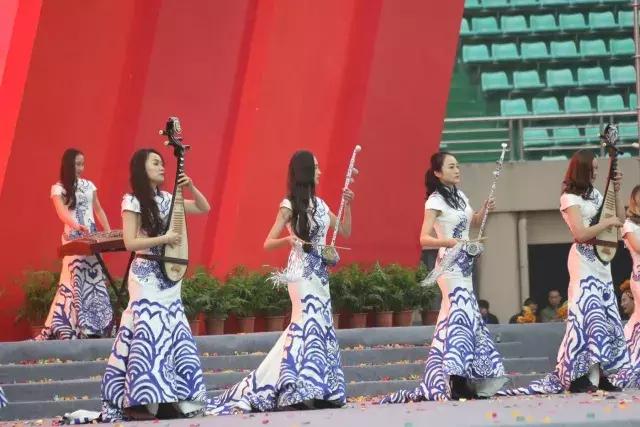 临泉乐翻天,临泉体育场球赛直播