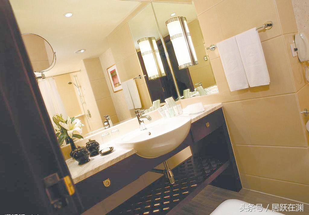 灯里面线坏了,灯线烧坏了